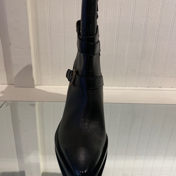 SEYCHELLES! Brand New In Box. Black Leather Boots - Picture 3 of 4